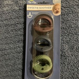Itzy ritzy pacifiers